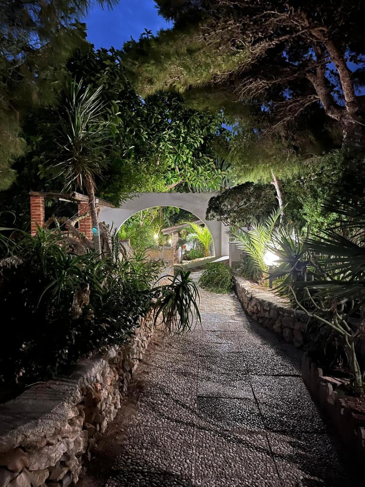 Вилла Il Giardino Della Falena Фавиньяна Экстерьер фото